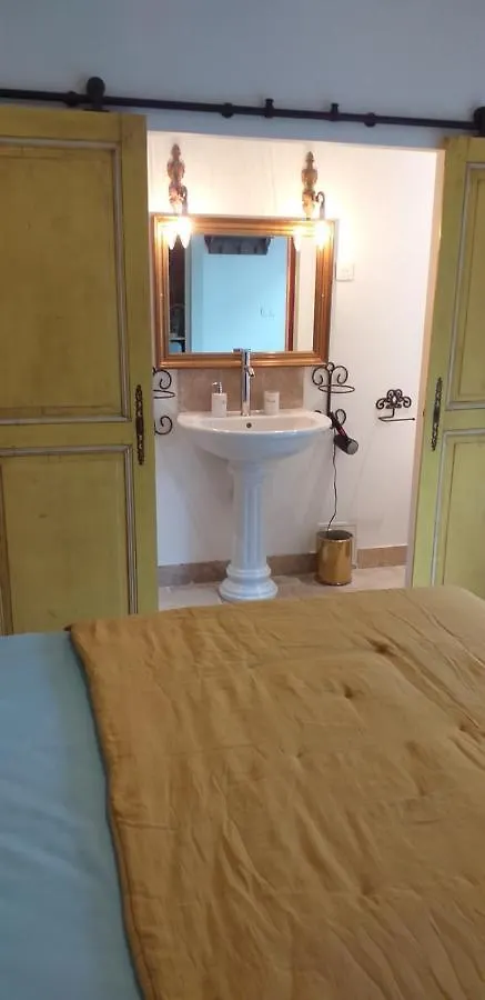 Guest house Le Petit Jardin ... Hotel L'Isle-sur-la-Sorgue France